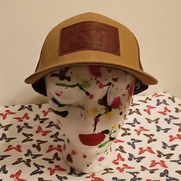 Realtree Snap Back Hat NWT - Picture 1 of 6